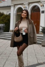 Bluzka/golfik Ze Złotymi Napami - Beżowa - obrazek 2