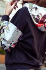 Bluza kangurka z kapturem — Czarna z kolorowymi wstawkami