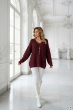 Sweter oversize z dekoltem V — Bordowy