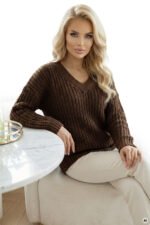Sweter oversize z dekoltem V — Czekoladowy