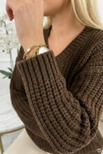 Sweter oversize z dekoltem V — Czekoladowy