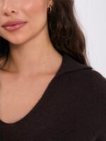 Sweter polo z krótkim rękawem i baby alpaką — Ciemny brąz